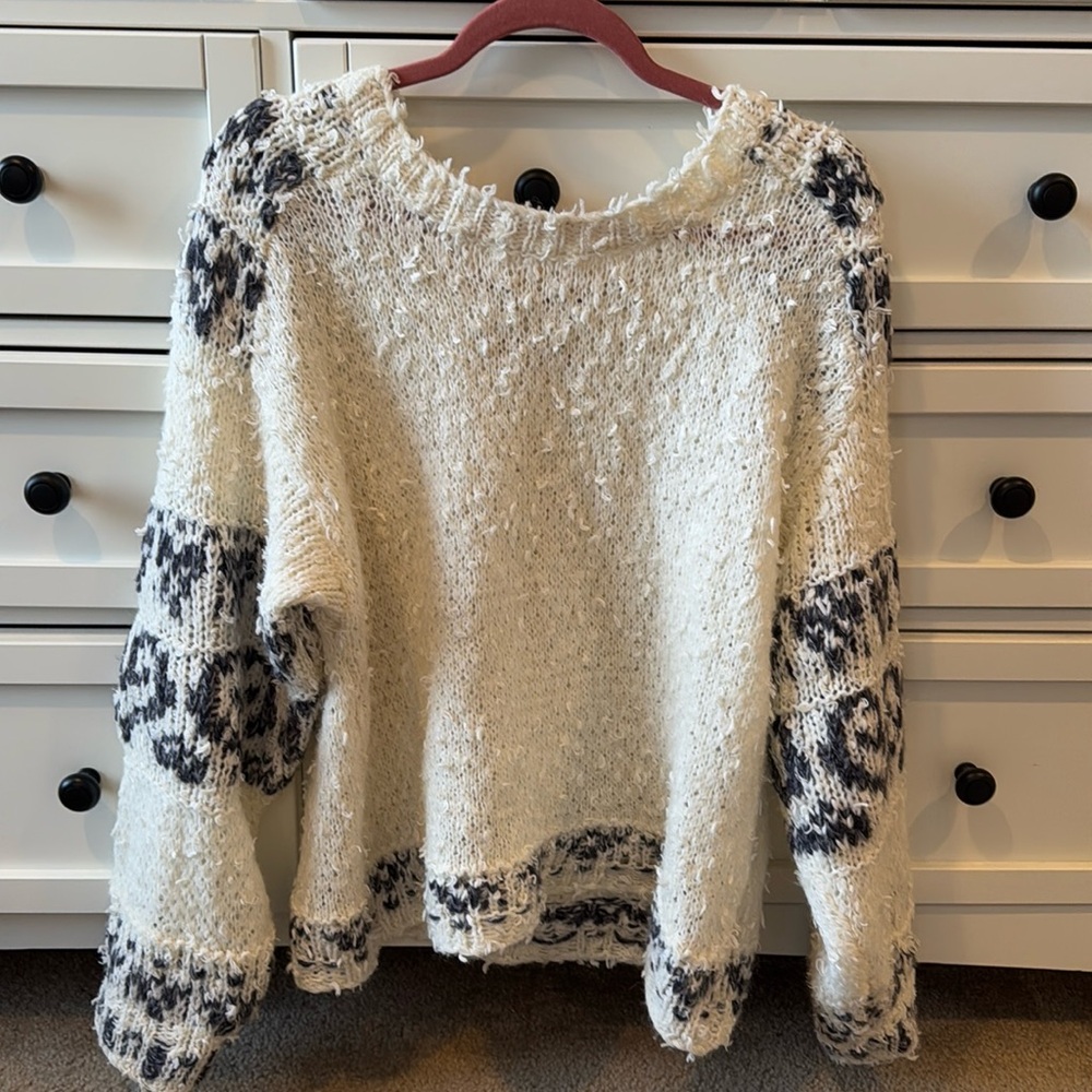 Anthropologie sweater - size medium